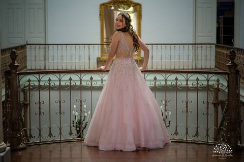 Julia - Julia 15 anos - 15 Anos - Quinze Anos - Ensaio Externo - Debutante - Biblioteca Pública de Pelotas - Porto de Pelotas - Parque Una- Família - Luz - Antonio Rocha Fotografias - Antonio Rocha - @antoniorochafotografias '