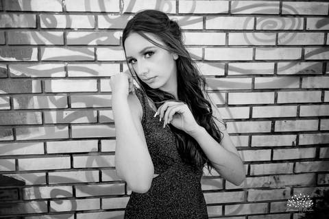 Julia - Julia 15 anos - 15 Anos - Quinze Anos - Ensaio Externo - Debutante - Biblioteca Pública de Pelotas - Porto de Pelotas - Parque Una- Família - Luz - Antonio Rocha Fotografias - Antonio Rocha - @antoniorochafotografias '