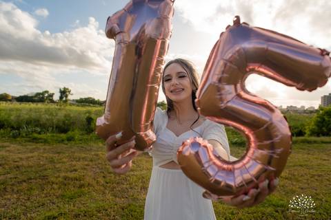 Julia - Julia 15 anos - 15 Anos - Quinze Anos - Ensaio Externo - Debutante - Biblioteca Pública de Pelotas - Porto de Pelotas - Parque Una- Família - Luz - Antonio Rocha Fotografias - Antonio Rocha - @antoniorochafotografias '