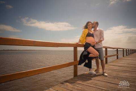 Thaiana + Maiquinho = Lis -  Gravidez – Gestação – Estou chegando – Menina – Gestação de Menina – Mundo Colorido – Parto humanizado– Ensaio Gestante - Fotografia de Família – Laranjal - Satolep –– Pelotas – @antoniorochafotografias'