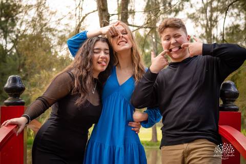 Helena – Helena 15 Anos – Ensaio – Ensaio Ar Livre – Ensaio Externa – Ensaio de 15 Anos – Quinze Anos – 15 Anos – Chácara Fiss – Linda – Família – Amigos – Tarde de Sol – Amor – Felicidade – Fotografia de Família – Antonio Rocha Fotografias – Pelotas – RS'