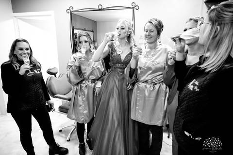 Milena – Milena 15 Anos – Festa – Festa Debutante – Chácara do Amanhecer – Debutante – Campo – Felicidade – Loira – Fotografia de Família – Debutante – Pôr do Sol – Exigente – Vermelho – Antonio Rocha Fotografias – Pelotas – Quinze Anos – Alegria – Feliz'