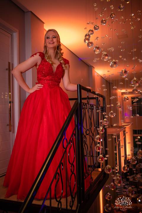 Milena – Milena 15 Anos – Festa – Festa Debutante – Chácara do Amanhecer – Debutante – Campo – Felicidade – Loira – Fotografia de Família – Debutante – Pôr do Sol – Exigente – Vermelho – Antonio Rocha Fotografias – Pelotas – Quinze Anos – Alegria – Feliz'