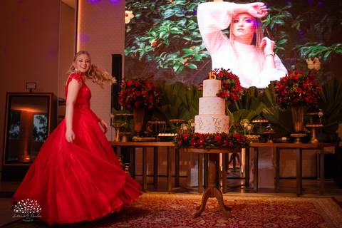 Milena – Milena 15 Anos – Festa – Festa Debutante – Chácara do Amanhecer – Debutante – Campo – Felicidade – Loira – Fotografia de Família – Debutante – Pôr do Sol – Exigente – Vermelho – Antonio Rocha Fotografias – Pelotas – Quinze Anos – Alegria – Feliz'