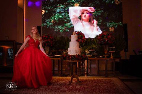 Milena – Milena 15 Anos – Festa – Festa Debutante – Chácara do Amanhecer – Debutante – Campo – Felicidade – Loira – Fotografia de Família – Debutante – Pôr do Sol – Exigente – Vermelho – Antonio Rocha Fotografias – Pelotas – Quinze Anos – Alegria – Feliz'