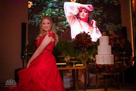 Milena – Milena 15 Anos – Festa – Festa Debutante – Chácara do Amanhecer – Debutante – Campo – Felicidade – Loira – Fotografia de Família – Debutante – Pôr do Sol – Exigente – Vermelho – Antonio Rocha Fotografias – Pelotas – Quinze Anos – Alegria – Feliz'