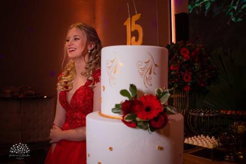 Milena – Milena 15 Anos – Festa – Festa Debutante – Chácara do Amanhecer – Debutante – Campo – Felicidade – Loira – Fotografia de Família – Debutante – Pôr do Sol – Exigente – Vermelho – Antonio Rocha Fotografias – Pelotas – Quinze Anos – Alegria – Feliz'