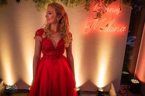 Milena – Milena 15 Anos – Festa – Festa Debutante – Chácara do Amanhecer – Debutante – Campo – Felicidade – Loira – Fotografia de Família – Debutante – Pôr do Sol – Exigente – Vermelho – Antonio Rocha Fotografias – Pelotas – Quinze Anos – Alegria – Feliz'