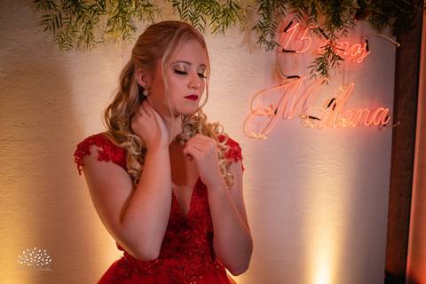 Milena – Milena 15 Anos – Festa – Festa Debutante – Chácara do Amanhecer – Debutante – Campo – Felicidade – Loira – Fotografia de Família – Debutante – Pôr do Sol – Exigente – Vermelho – Antonio Rocha Fotografias – Pelotas – Quinze Anos – Alegria – Feliz'
