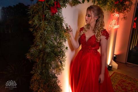 Milena – Milena 15 Anos – Festa – Festa Debutante – Chácara do Amanhecer – Debutante – Campo – Felicidade – Loira – Fotografia de Família – Debutante – Pôr do Sol – Exigente – Vermelho – Antonio Rocha Fotografias – Pelotas – Quinze Anos – Alegria – Feliz'