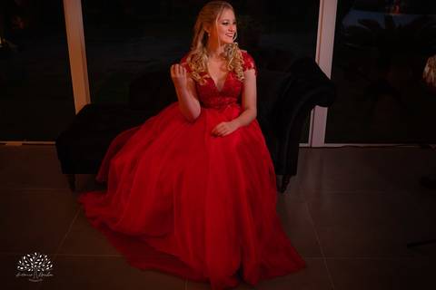Milena – Milena 15 Anos – Festa – Festa Debutante – Chácara do Amanhecer – Debutante – Campo – Felicidade – Loira – Fotografia de Família – Debutante – Pôr do Sol – Exigente – Vermelho – Antonio Rocha Fotografias – Pelotas – Quinze Anos – Alegria – Feliz'