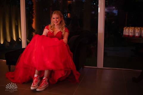 Milena – Milena 15 Anos – Festa – Festa Debutante – Chácara do Amanhecer – Debutante – Campo – Felicidade – Loira – Fotografia de Família – Debutante – Pôr do Sol – Exigente – Vermelho – Antonio Rocha Fotografias – Pelotas – Quinze Anos – Alegria – Feliz'