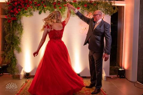 Milena – Milena 15 Anos – Festa – Festa Debutante – Chácara do Amanhecer – Debutante – Campo – Felicidade – Loira – Fotografia de Família – Debutante – Pôr do Sol – Exigente – Vermelho – Antonio Rocha Fotografias – Pelotas – Quinze Anos – Alegria – Feliz'