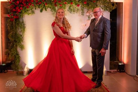 Milena – Milena 15 Anos – Festa – Festa Debutante – Chácara do Amanhecer – Debutante – Campo – Felicidade – Loira – Fotografia de Família – Debutante – Pôr do Sol – Exigente – Vermelho – Antonio Rocha Fotografias – Pelotas – Quinze Anos – Alegria – Feliz'