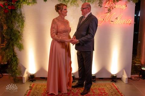 Milena – Milena 15 Anos – Festa – Festa Debutante – Chácara do Amanhecer – Debutante – Campo – Felicidade – Loira – Fotografia de Família – Debutante – Pôr do Sol – Exigente – Vermelho – Antonio Rocha Fotografias – Pelotas – Quinze Anos – Alegria – Feliz'
