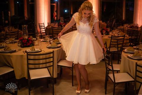 Milena – Milena 15 Anos – Festa – Festa Debutante – Chácara do Amanhecer – Debutante – Campo – Felicidade – Loira – Fotografia de Família – Debutante – Pôr do Sol – Exigente – Vermelho – Antonio Rocha Fotografias – Pelotas – Quinze Anos – Alegria – Feliz'