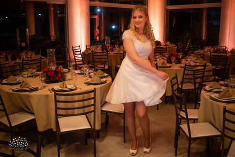 Milena – Milena 15 Anos – Festa – Festa Debutante – Chácara do Amanhecer – Debutante – Campo – Felicidade – Loira – Fotografia de Família – Debutante – Pôr do Sol – Exigente – Vermelho – Antonio Rocha Fotografias – Pelotas – Quinze Anos – Alegria – Feliz'