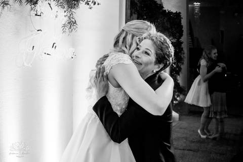 Milena – Milena 15 Anos – Festa – Festa Debutante – Chácara do Amanhecer – Debutante – Campo – Felicidade – Loira – Fotografia de Família – Debutante – Pôr do Sol – Exigente – Vermelho – Antonio Rocha Fotografias – Pelotas – Quinze Anos – Alegria – Feliz'