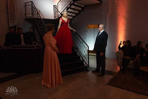 Milena – Milena 15 Anos – Festa – Festa Debutante – Chácara do Amanhecer – Debutante – Campo – Felicidade – Loira – Fotografia de Família – Debutante – Pôr do Sol – Exigente – Vermelho – Antonio Rocha Fotografias – Pelotas – Quinze Anos – Alegria – Feliz'