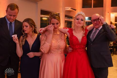 Milena – Milena 15 Anos – Festa – Festa Debutante – Chácara do Amanhecer – Debutante – Campo – Felicidade – Loira – Fotografia de Família – Debutante – Pôr do Sol – Exigente – Vermelho – Antonio Rocha Fotografias – Pelotas – Quinze Anos – Alegria – Feliz'