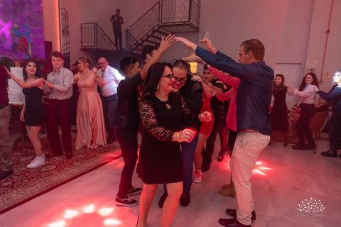 Milena – Milena 15 Anos – Festa – Festa Debutante – Chácara do Amanhecer – Debutante – Campo – Felicidade – Loira – Fotografia de Família – Debutante – Pôr do Sol – Exigente – Vermelho – Antonio Rocha Fotografias – Pelotas – Quinze Anos – Alegria – Feliz'
