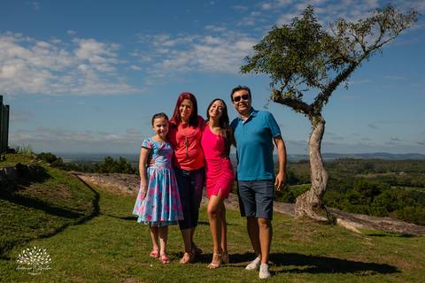 Nathália – Nathália 15 Anos – Ensaio – Ensaio Debutante – Parque Stone Land – Debutante – Campo – Felicidade – Livro – Fotografia de Família – Debutante – Pôr do Sol – Sorrir – Sorriso – Antonio Rocha Fotografias – Pelotas – Linda – Ensaio Externo – Vida '