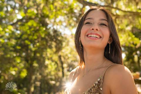 Nathália – Nathália 15 Anos – Ensaio – Ensaio Debutante – Parque Stone Land – Debutante – Campo – Felicidade – Livro – Fotografia de Família – Debutante – Pôr do Sol – Sorrir – Sorriso – Antonio Rocha Fotografias – Pelotas – Linda – Ensaio Externo – Vida '