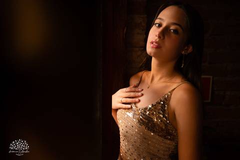 Nathália – Nathália 15 Anos – Ensaio – Ensaio Debutante – Parque Stone Land – Debutante – Campo – Felicidade – Livro – Fotografia de Família – Debutante – Pôr do Sol – Sorrir – Sorriso – Antonio Rocha Fotografias – Pelotas – Linda – Ensaio Externo – Vida '