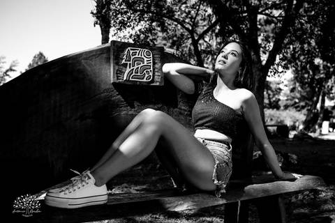 Nathália – Nathália 15 Anos – Ensaio – Ensaio Debutante – Parque Stone Land – Debutante – Campo – Felicidade – Livro – Fotografia de Família – Debutante – Pôr do Sol – Sorrir – Sorriso – Antonio Rocha Fotografias – Pelotas – Linda – Ensaio Externo – Vida '