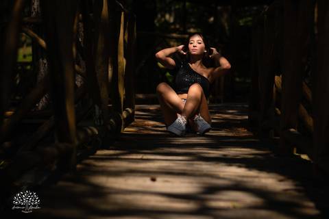 Nathália – Nathália 15 Anos – Ensaio – Ensaio Debutante – Parque Stone Land – Debutante – Campo – Felicidade – Livro – Fotografia de Família – Debutante – Pôr do Sol – Sorrir – Sorriso – Antonio Rocha Fotografias – Pelotas – Linda – Ensaio Externo – Vida '