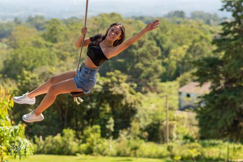 Nathália – Nathália 15 Anos – Ensaio – Ensaio Debutante – Parque Stone Land – Debutante – Campo – Felicidade – Livro – Fotografia de Família – Debutante – Pôr do Sol – Sorrir – Sorriso – Antonio Rocha Fotografias – Pelotas – Linda – Ensaio Externo – Vida '