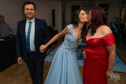 Nathália – Nathália 15 Anos – Festa 15 Anos – Debutante – Dom Manuel Quinta de Eventos – Festa – Felicidade – Fotografia de Família – Quinze Anos – 15 Anos – Sorrir – Sorriso – Antonio Rocha Fotografias – Pelotas – Linda – Vida Boa – Festão – Noite Linda '