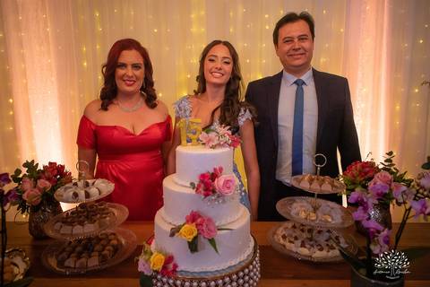 Nathália – Nathália 15 Anos – Festa 15 Anos – Debutante – Dom Manuel Quinta de Eventos – Festa – Felicidade – Fotografia de Família – Quinze Anos – 15 Anos – Sorrir – Sorriso – Antonio Rocha Fotografias – Pelotas – Linda – Vida Boa – Festão – Noite Linda '