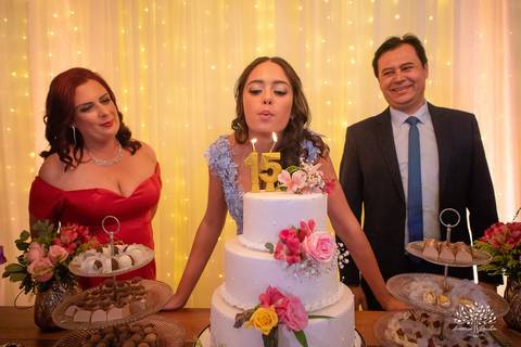 Nathália – Nathália 15 Anos – Festa 15 Anos – Debutante – Dom Manuel Quinta de Eventos – Festa – Felicidade – Fotografia de Família – Quinze Anos – 15 Anos – Sorrir – Sorriso – Antonio Rocha Fotografias – Pelotas – Linda – Vida Boa – Festão – Noite Linda '