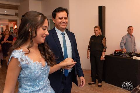 Nathália – Nathália 15 Anos – Festa 15 Anos – Debutante – Dom Manuel Quinta de Eventos – Festa – Felicidade – Fotografia de Família – Quinze Anos – 15 Anos – Sorrir – Sorriso – Antonio Rocha Fotografias – Pelotas – Linda – Vida Boa – Festão – Noite Linda '