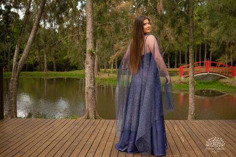 Julia Insaurriaga – Julia 15 Anos – Ensaio – Ensaio Debutante – Chácara da Família Fiss – Debutante – Campo – Felicidade – Chimarrão – Fotografia de Família – Debutante – Pôr do Sol – Vestido – Azul – Antonio Rocha Fotografias – Pelotas – Linda – Viver'