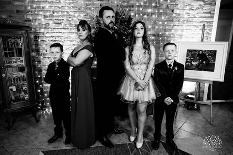 Julia – Júlia 15 Anos – Festa – Festa Debutante – Dom Manuel Quinta de Eventos – Debutante – Campo – Felicidade – Sardas – Fotografia de Família – Debutante – Pôr do Sol – Felicidade – Dourado – Antonio Rocha Fotografias – Pelotas – Quinze Anos – Alegria'