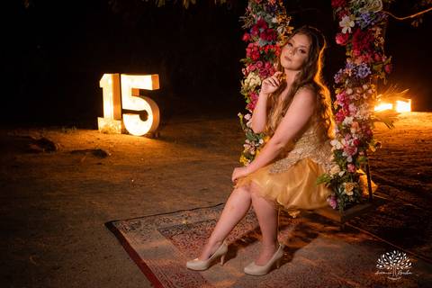 Julia – Júlia 15 Anos – Festa – Festa Debutante – Dom Manuel Quinta de Eventos – Debutante – Campo – Felicidade – Sardas – Fotografia de Família – Debutante – Pôr do Sol – Felicidade – Dourado – Antonio Rocha Fotografias – Pelotas – Quinze Anos – Alegria'