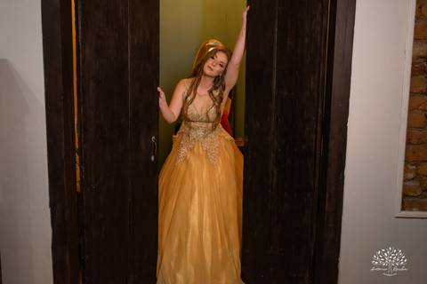 Julia – Júlia 15 Anos – Festa – Festa Debutante – Dom Manuel Quinta de Eventos – Debutante – Campo – Felicidade – Sardas – Fotografia de Família – Debutante – Pôr do Sol – Felicidade – Dourado – Antonio Rocha Fotografias – Pelotas – Quinze Anos – Alegria'