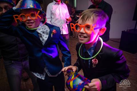 Julia – Júlia 15 Anos – Festa – Festa Debutante – Dom Manuel Quinta de Eventos – Debutante – Campo – Felicidade – Sardas – Fotografia de Família – Debutante – Pôr do Sol – Felicidade – Dourado – Antonio Rocha Fotografias – Pelotas – Quinze Anos – Alegria'