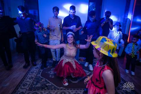 Julia – Júlia 15 Anos – Festa – Festa Debutante – Dom Manuel Quinta de Eventos – Debutante – Campo – Felicidade – Sardas – Fotografia de Família – Debutante – Pôr do Sol – Felicidade – Dourado – Antonio Rocha Fotografias – Pelotas – Quinze Anos – Alegria'