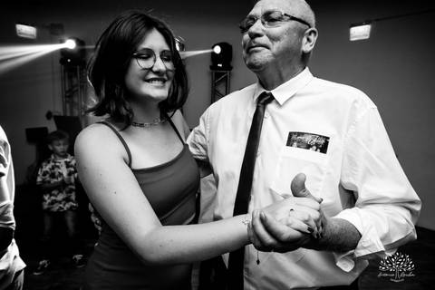 Julia – Júlia 15 Anos – Festa – Festa Debutante – Dom Manuel Quinta de Eventos – Debutante – Campo – Felicidade – Sardas – Fotografia de Família – Debutante – Pôr do Sol – Felicidade – Dourado – Antonio Rocha Fotografias – Pelotas – Quinze Anos – Alegria'