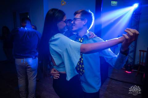 Julia – Júlia 15 Anos – Festa – Festa Debutante – Dom Manuel Quinta de Eventos – Debutante – Campo – Felicidade – Sardas – Fotografia de Família – Debutante – Pôr do Sol – Felicidade – Dourado – Antonio Rocha Fotografias – Pelotas – Quinze Anos – Alegria'