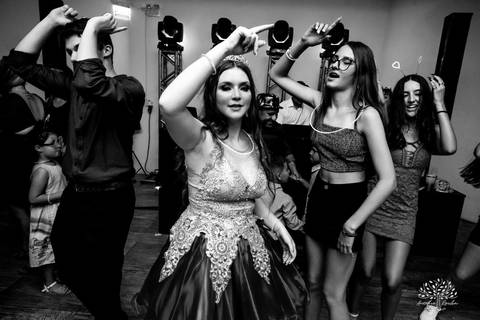 Julia – Júlia 15 Anos – Festa – Festa Debutante – Dom Manuel Quinta de Eventos – Debutante – Campo – Felicidade – Sardas – Fotografia de Família – Debutante – Pôr do Sol – Felicidade – Dourado – Antonio Rocha Fotografias – Pelotas – Quinze Anos – Alegria'