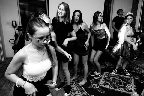 Julia – Júlia 15 Anos – Festa – Festa Debutante – Dom Manuel Quinta de Eventos – Debutante – Campo – Felicidade – Sardas – Fotografia de Família – Debutante – Pôr do Sol – Felicidade – Dourado – Antonio Rocha Fotografias – Pelotas – Quinze Anos – Alegria'