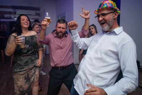 Julia – Júlia 15 Anos – Festa – Festa Debutante – Dom Manuel Quinta de Eventos – Debutante – Campo – Felicidade – Sardas – Fotografia de Família – Debutante – Pôr do Sol – Felicidade – Dourado – Antonio Rocha Fotografias – Pelotas – Quinze Anos – Alegria'