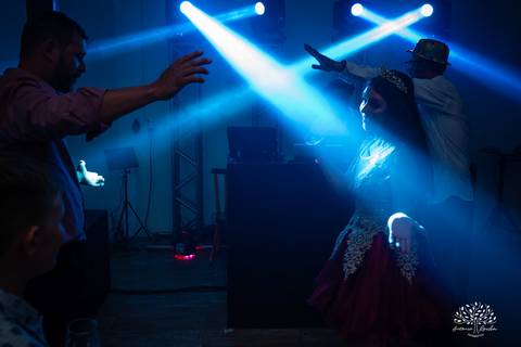 Julia – Júlia 15 Anos – Festa – Festa Debutante – Dom Manuel Quinta de Eventos – Debutante – Campo – Felicidade – Sardas – Fotografia de Família – Debutante – Pôr do Sol – Felicidade – Dourado – Antonio Rocha Fotografias – Pelotas – Quinze Anos – Alegria'