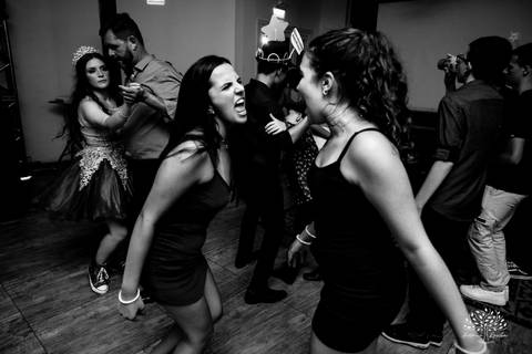 Julia – Júlia 15 Anos – Festa – Festa Debutante – Dom Manuel Quinta de Eventos – Debutante – Campo – Felicidade – Sardas – Fotografia de Família – Debutante – Pôr do Sol – Felicidade – Dourado – Antonio Rocha Fotografias – Pelotas – Quinze Anos – Alegria'