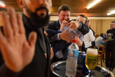 Lívia – Lívia 15 Anos – Ensaio – Ensaio Debutante – Casa da Amizade – Debutante – Campo – Felicidade – Associação Rural de Pelotas – Azul – Fotografia de Família – Debutante – Cantora – Vestido – Lacrou – Antonio Rocha Fotografias – Pelotas – Linda'