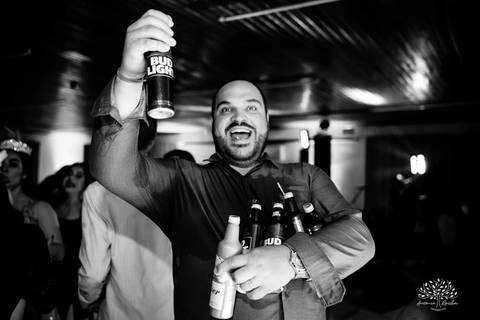 Lívia – Lívia 15 Anos – Ensaio – Ensaio Debutante – Casa da Amizade – Debutante – Campo – Felicidade – Associação Rural de Pelotas – Azul – Fotografia de Família – Debutante – Cantora – Vestido – Lacrou – Antonio Rocha Fotografias – Pelotas – Linda'